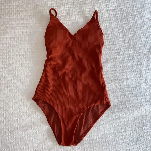 Lululemon Woman’s One Piece Swimsuit, Small, Color Cayenne - Picture 16 of 16
